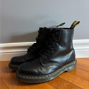 Dr. Martens Black Leather Lace-Up Boots 7 US Men